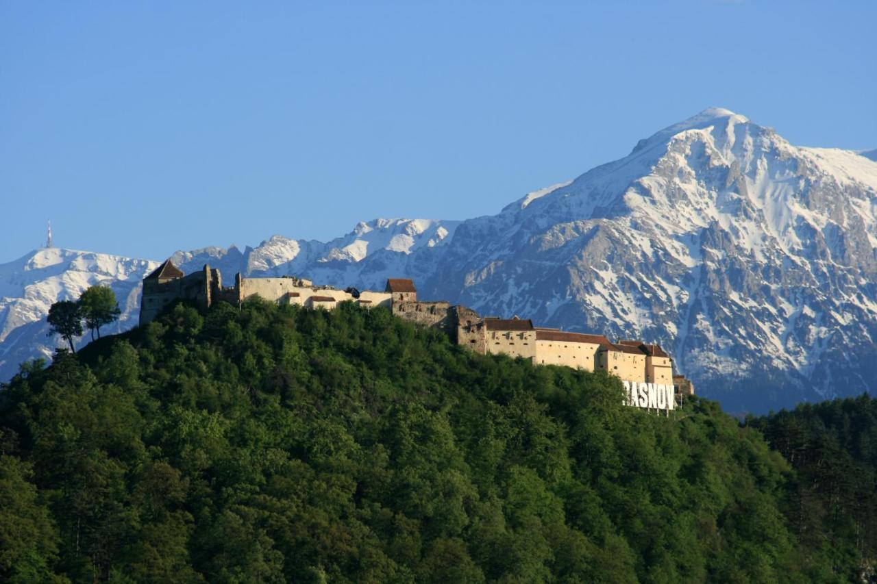 Rem'S Pension Rîşnov Exteriör bild