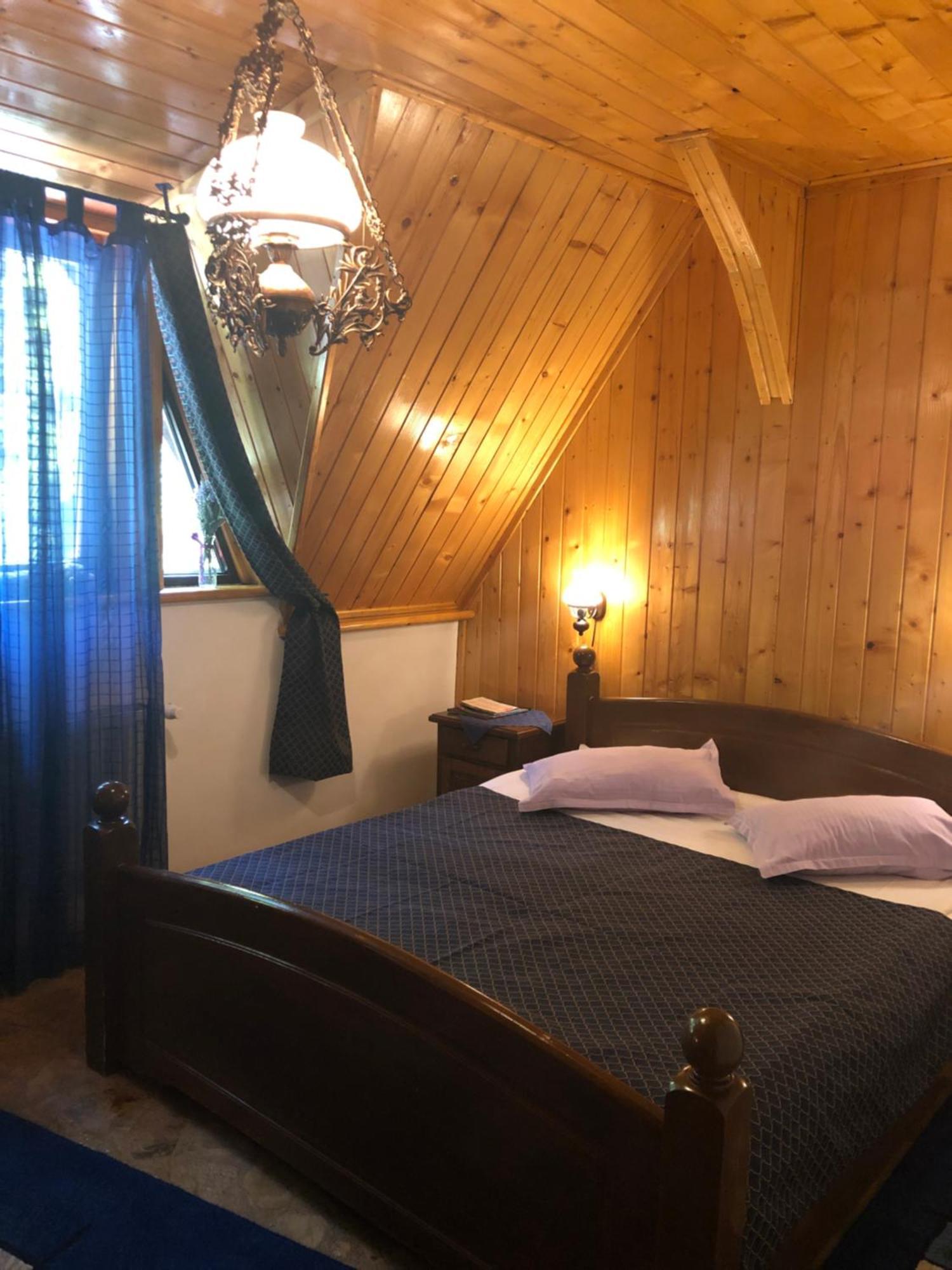 Rem'S Pension Rîşnov Exteriör bild