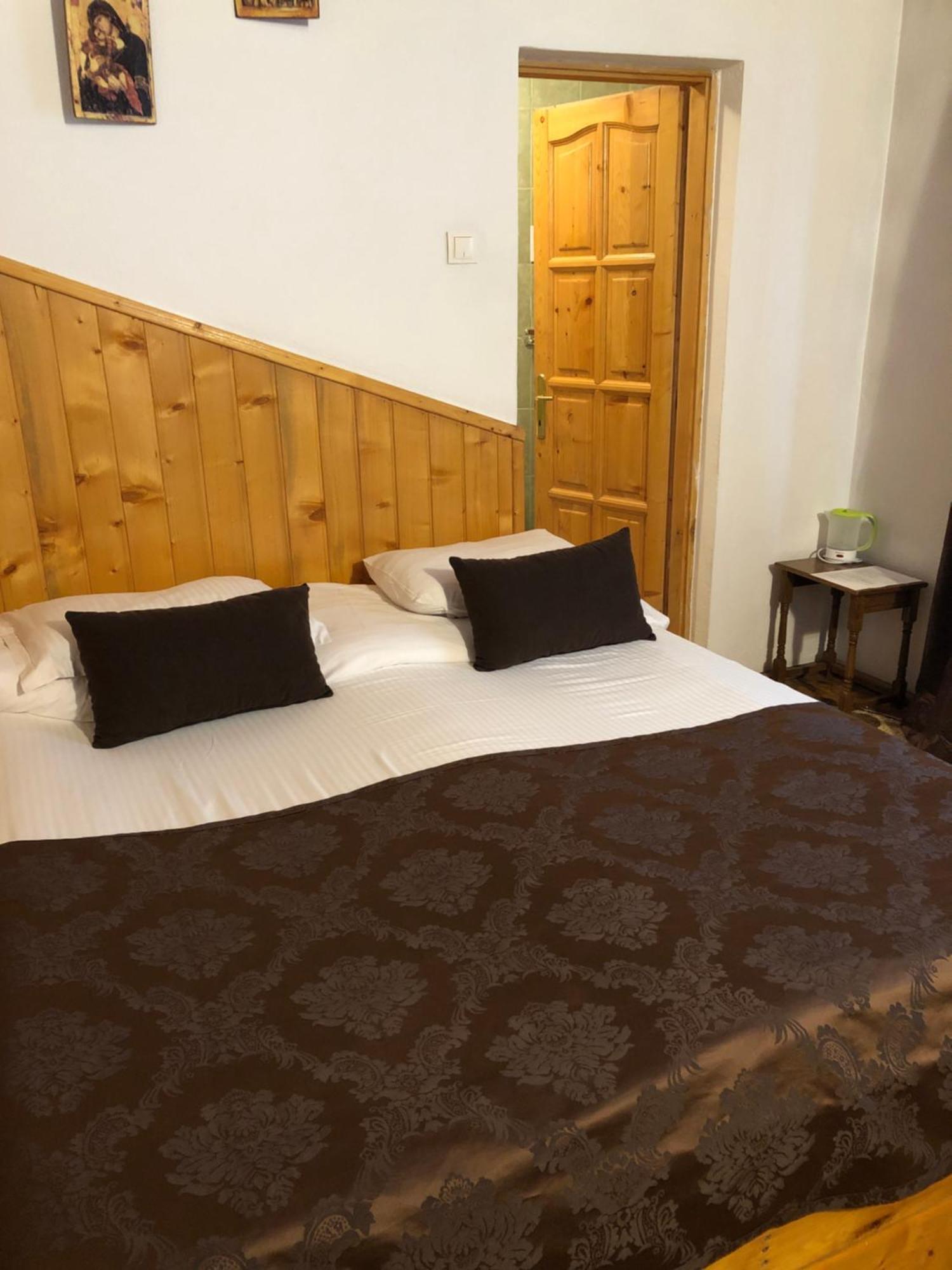 Rem'S Pension Rîşnov Exteriör bild