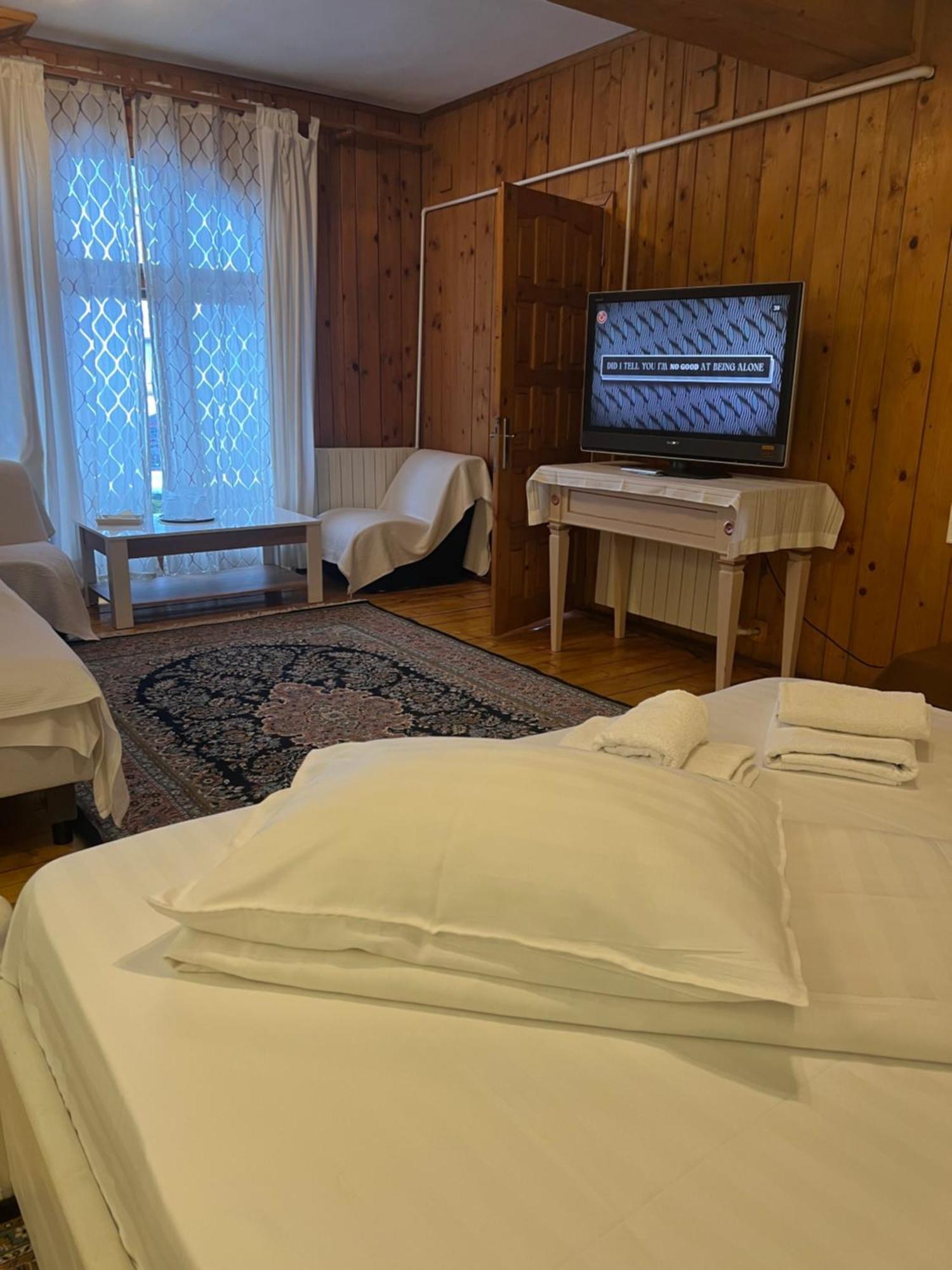 Rem'S Pension Rîşnov Exteriör bild