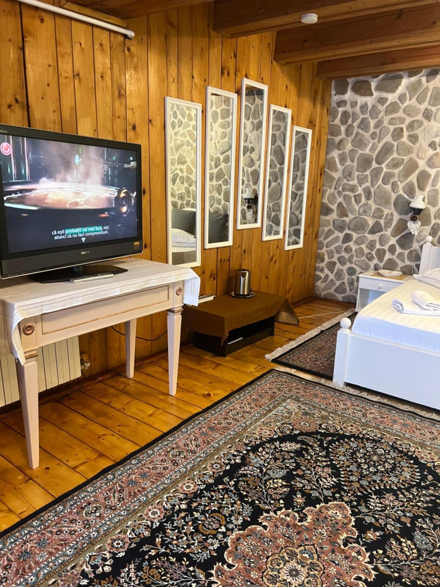 Rem'S Pension Rîşnov Exteriör bild