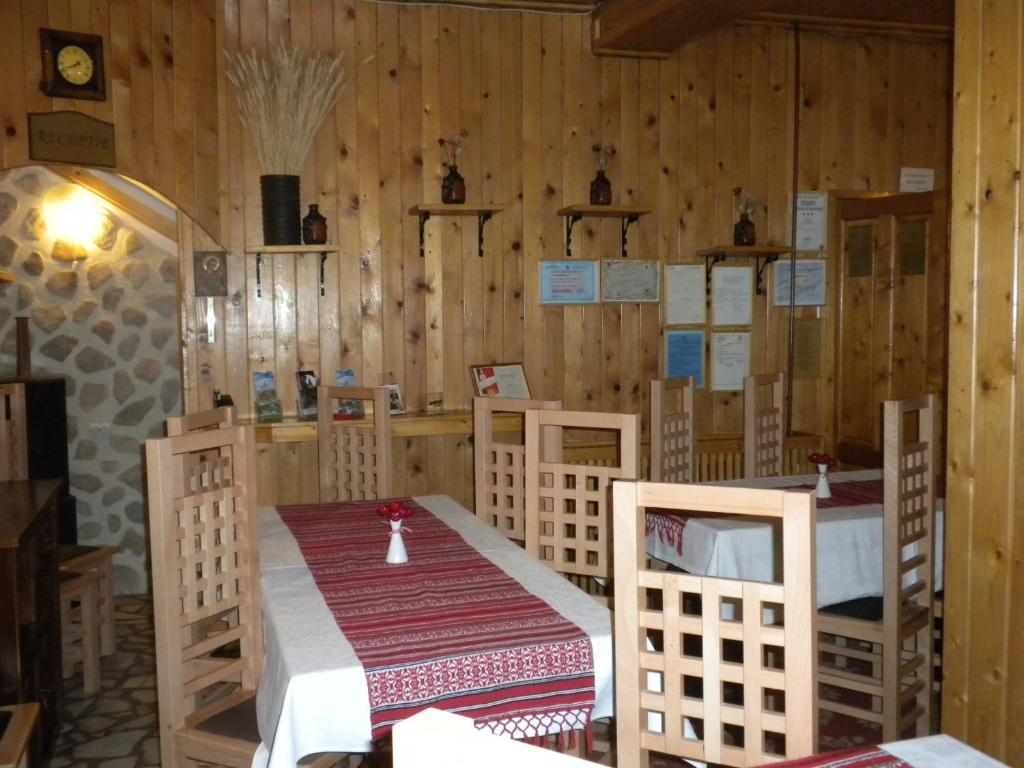 Rem'S Pension Rîşnov Exteriör bild