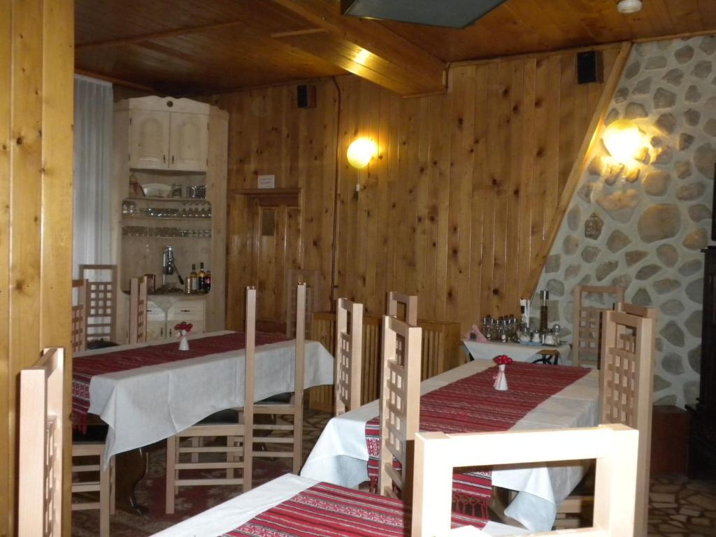Rem'S Pension Rîşnov Exteriör bild